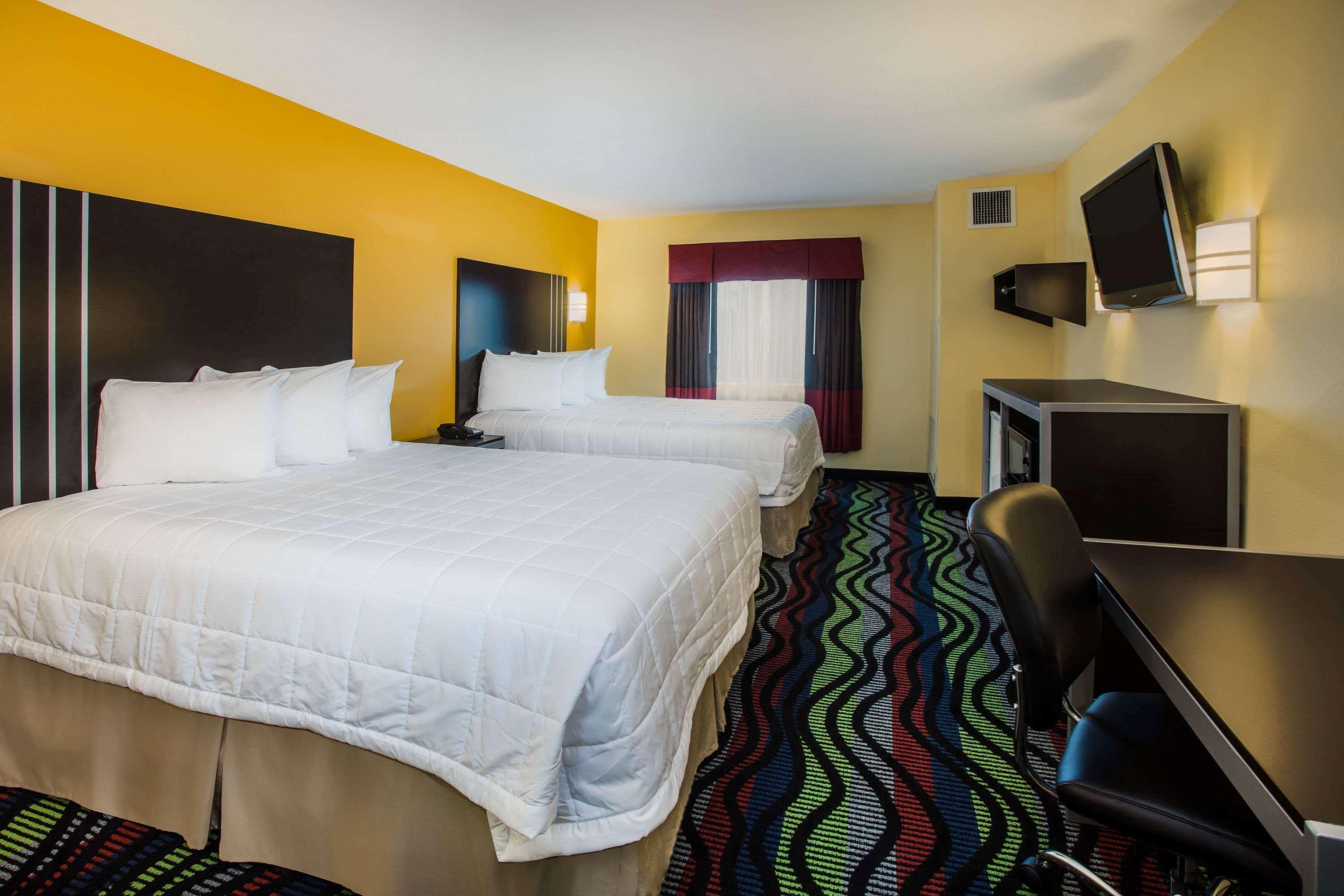 Days Inn & Suites By Wyndham Augusta Near Fort Eisenhower Ngoại thất bức ảnh