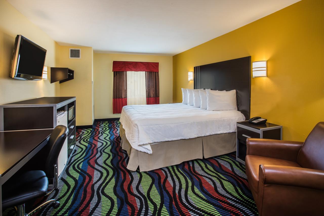 Days Inn & Suites By Wyndham Augusta Near Fort Eisenhower Ngoại thất bức ảnh