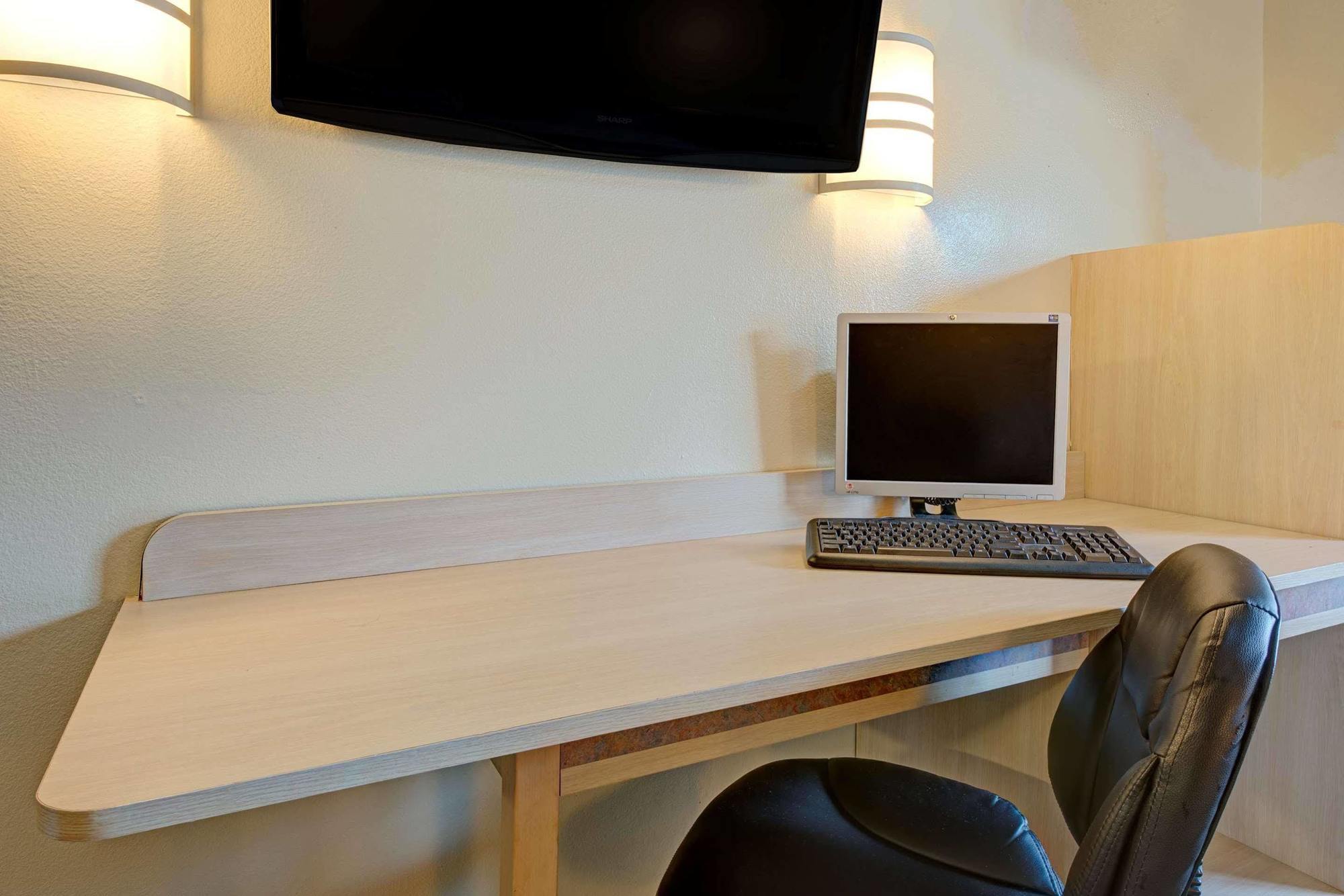 Days Inn & Suites By Wyndham Augusta Near Fort Eisenhower Ngoại thất bức ảnh