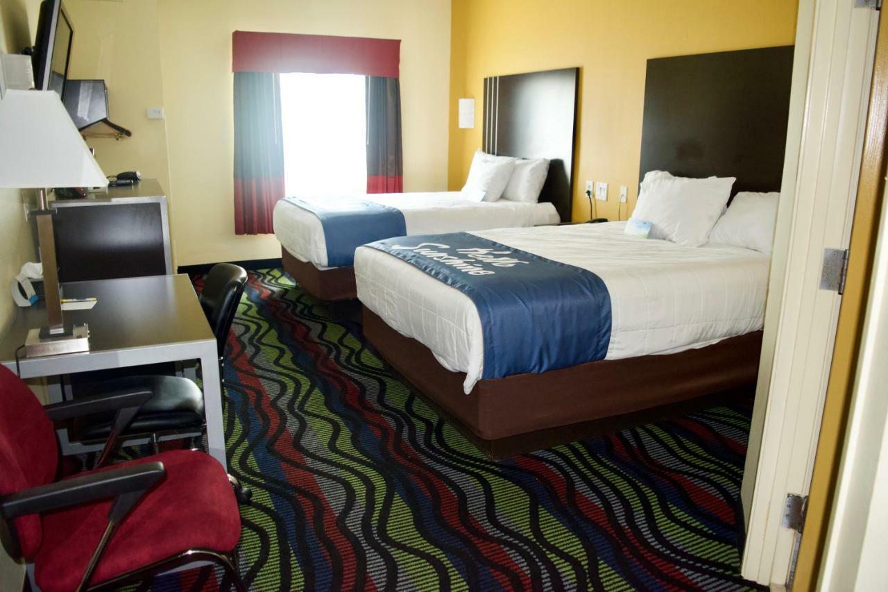 Days Inn & Suites By Wyndham Augusta Near Fort Eisenhower Ngoại thất bức ảnh